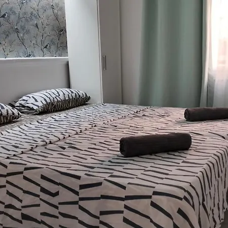 בית הארחה La Marina אליקאנטה