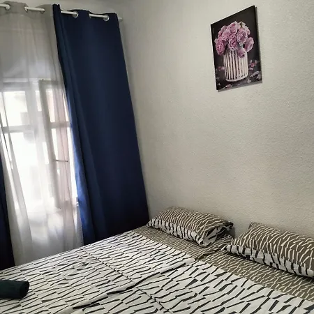 La Marina בית הארחה *