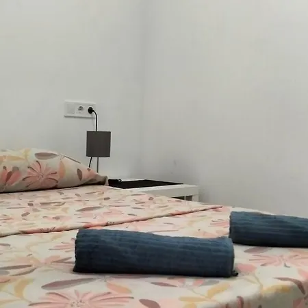 בית הארחה La Marina אליקאנטה