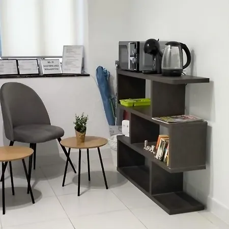 La Marina בית הארחה *