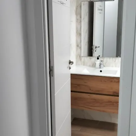 La Marina בית הארחה *